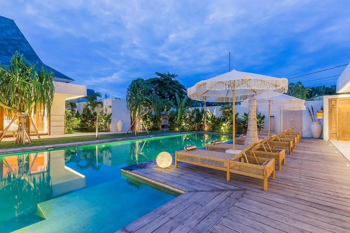Villa Jinjah Soul Luxury 5Br Villa,18M Pool & Garden Mantaak Indonesia