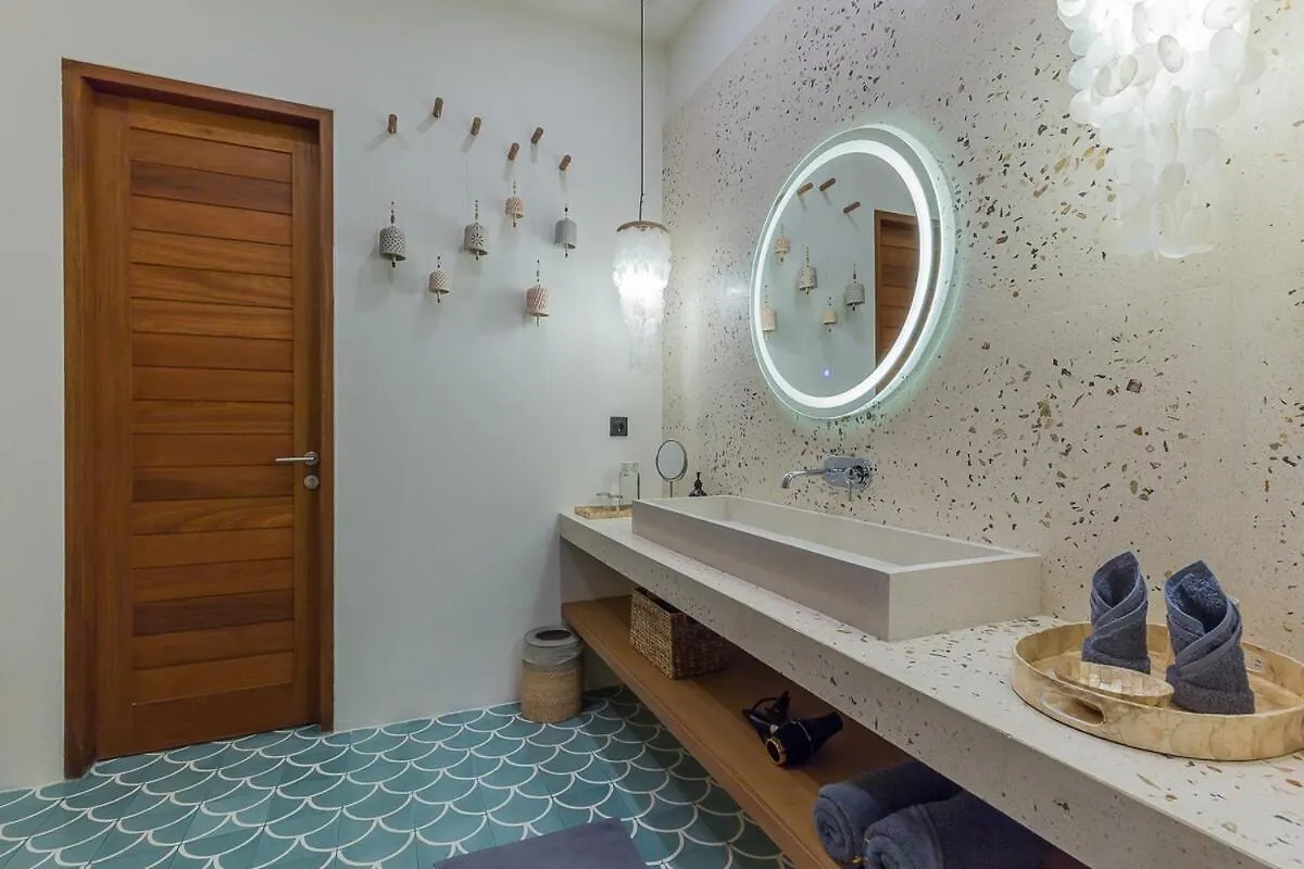 Villa Jinjah Soul Luxury 5Br Villa,18M Pool & Garden Mantaak 0*,