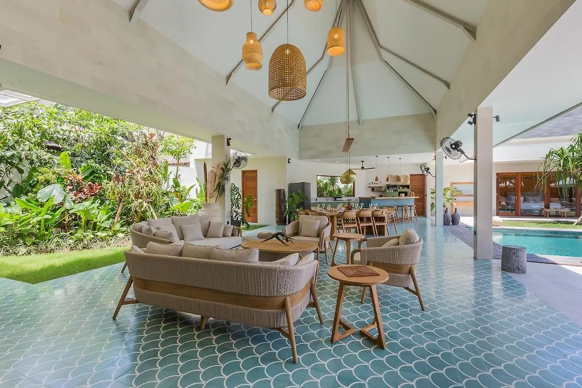 Villa Jinjah Soul Luxury 5Br Villa,18M Pool & Garden Mantaak