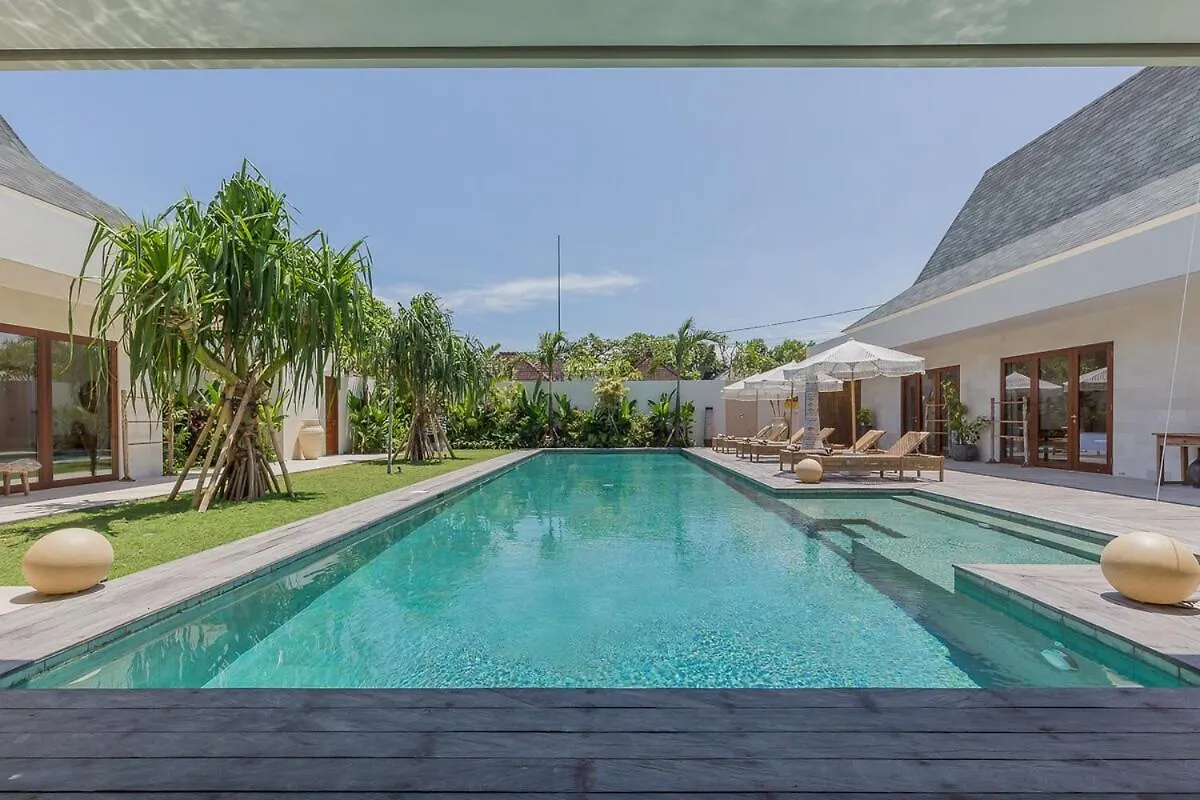 Villa Jinjah Soul Luxury 5Br Villa,18M Pool & Garden Mantaak 0*,  Indonesia