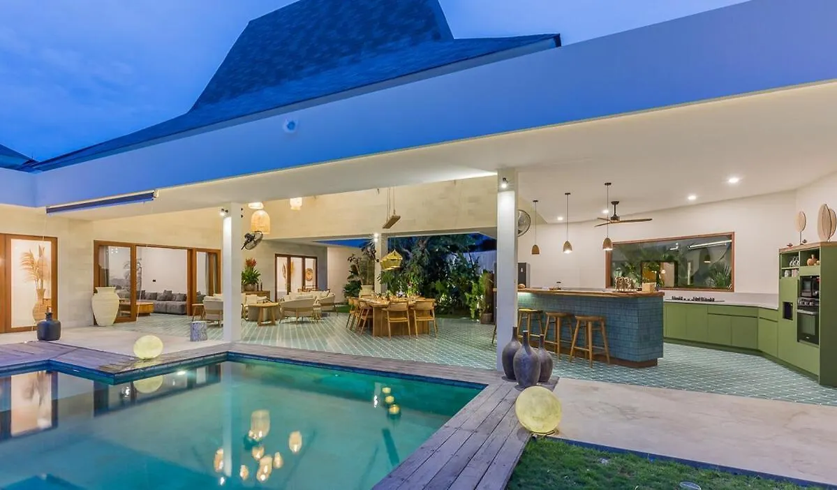 Villa Jinjah Soul Luxury 5Br Villa,18M Pool & Garden Mantaak 0*,