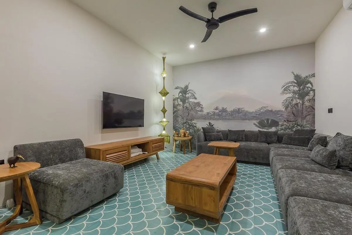 Villa Jinjah Soul Luxury 5Br Villa,18M Pool & Garden Mantaak