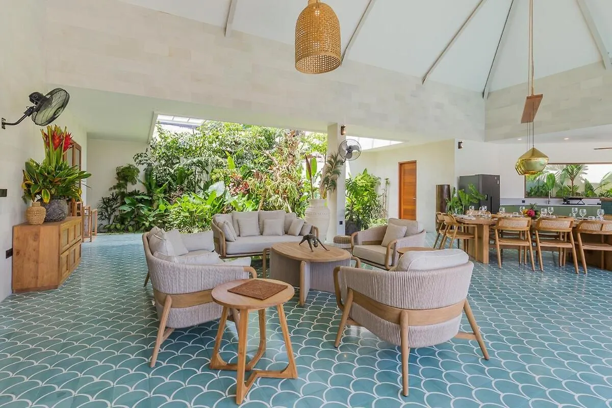 Villa Jinjah Soul Luxury 5Br Villa,18M Pool & Garden Mantaak