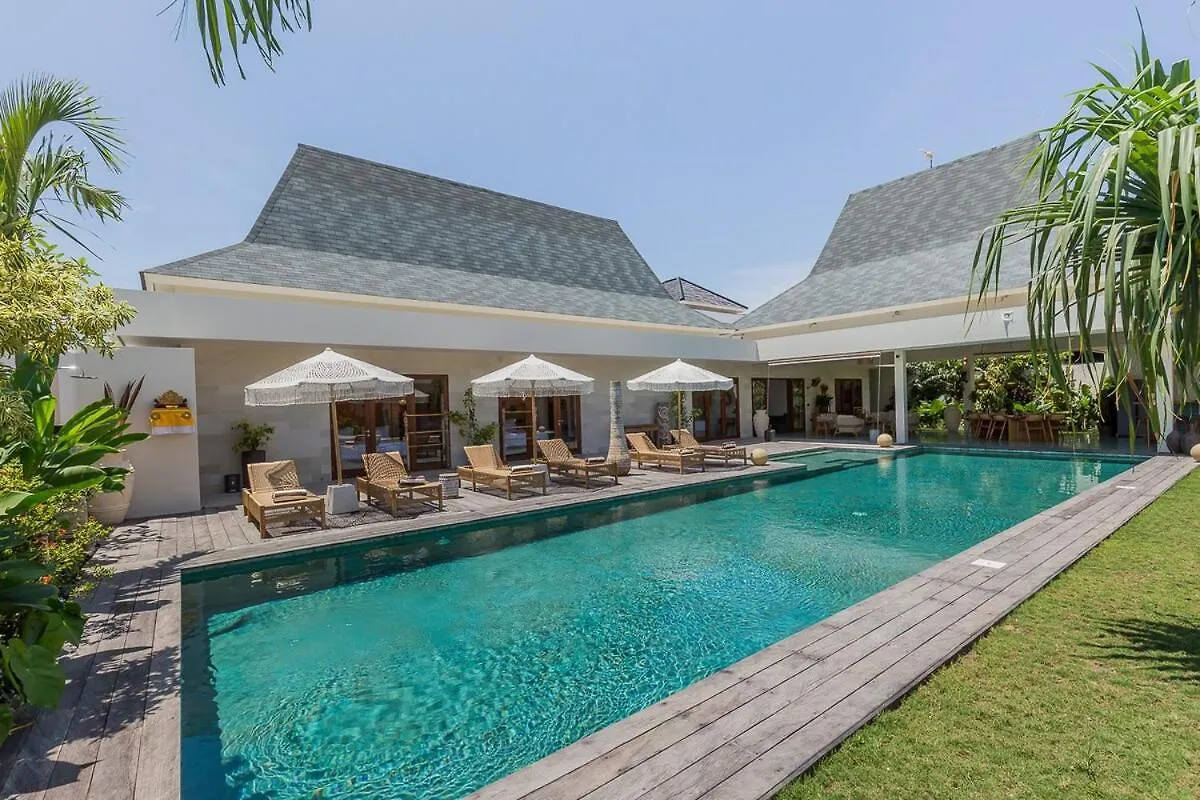 Villa Jinjah Soul Luxury 5Br Villa,18M Pool & Garden Mantaak 0*,  Indonesia