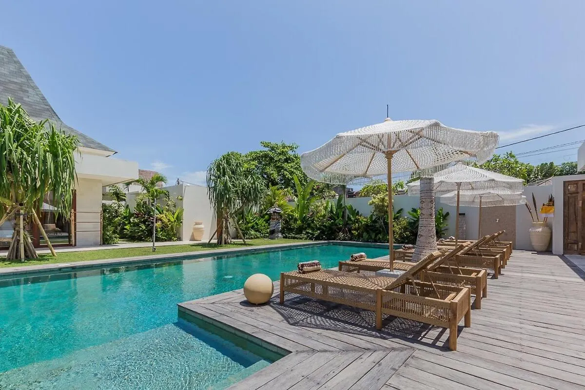 Villa Jinjah Soul Luxury 5Br Villa,18M Pool & Garden Mantaak