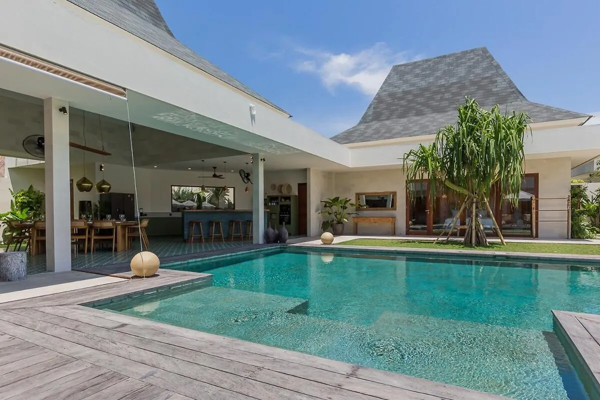 Villa Jinjah Soul Luxury 5Br Villa,18M Pool & Garden Mantaak